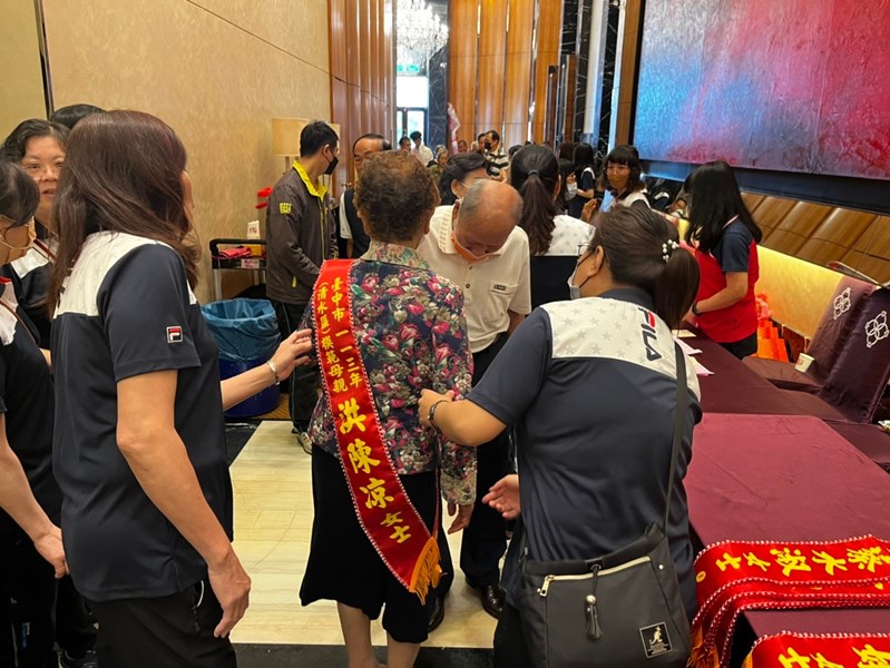 受獎人、來賓報到情形(12)