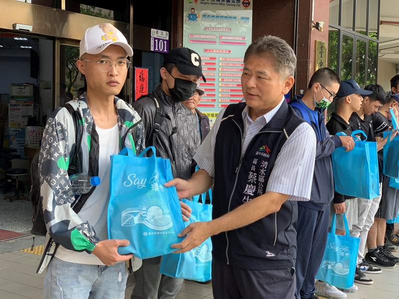 歡送满水區補充兵415梯次役男入營 (9)