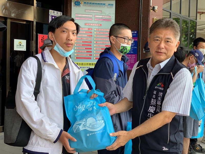 歡送满水區補充兵415梯次役男入營 (7)