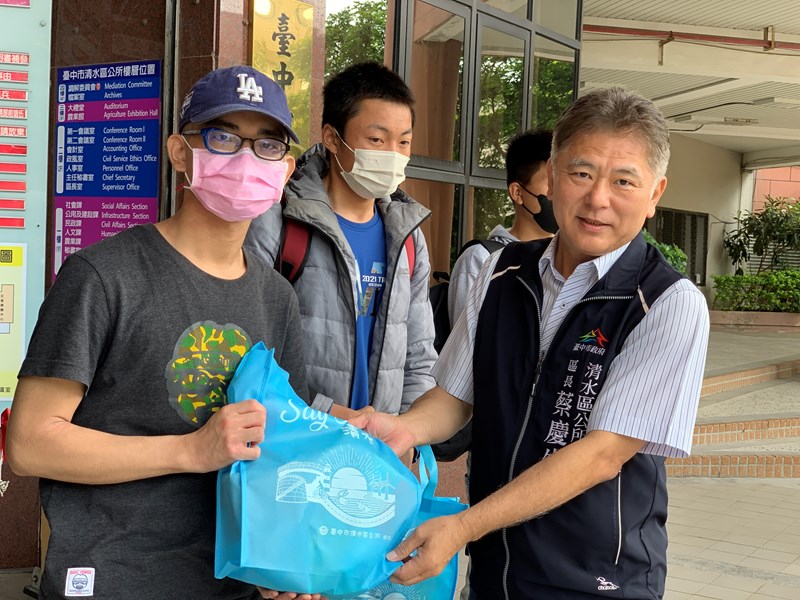 歡送满水區補充兵415梯次役男入營 (3)