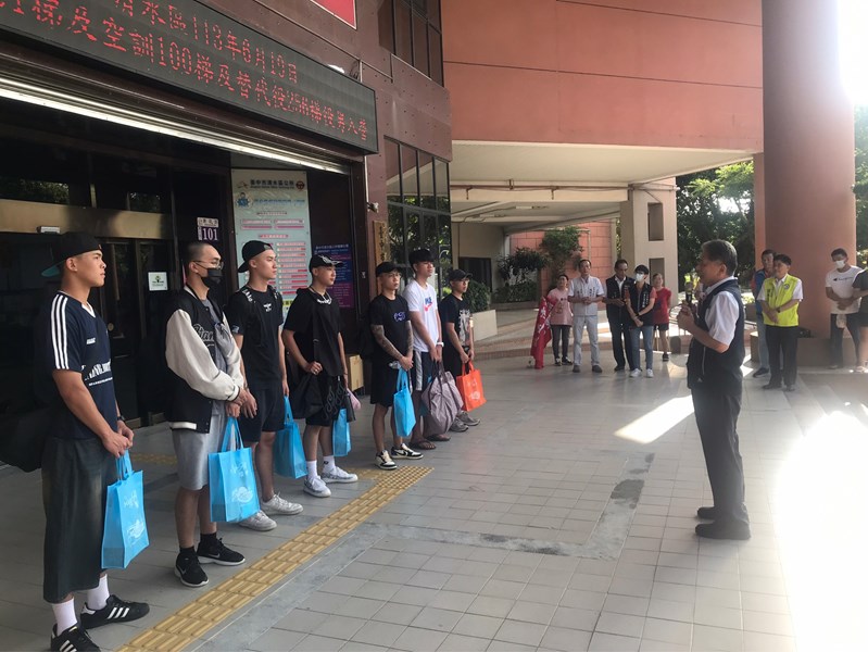 113年6月19日歡送清水區陸訓0201梯次空訓100梯次替代役Y256-9梯次役男入營  (10)