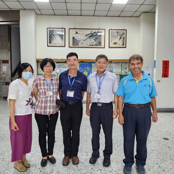 09-區長與退休人員合照