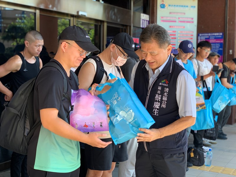 113年9月9日歡送清水區陸訓第207梯次役男入營 (17)