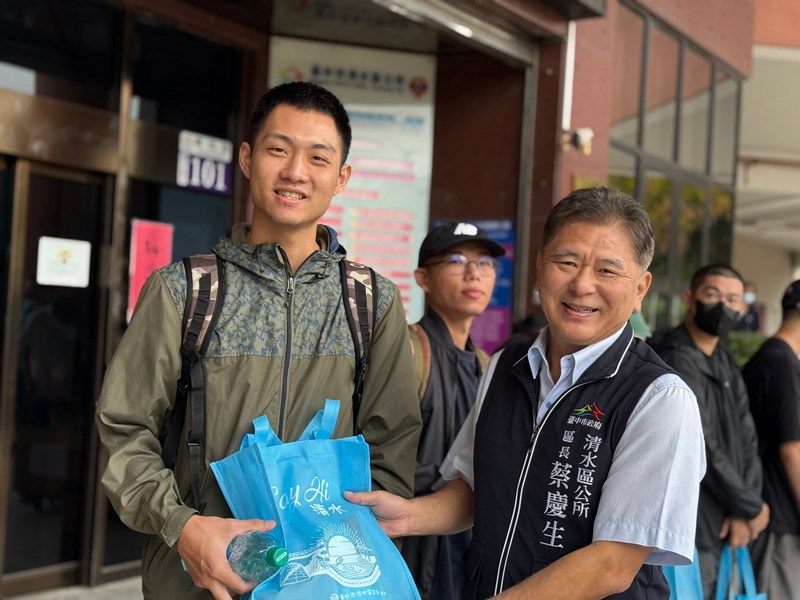 113年11月5日歡送清水區陸訓第0212梯次役男入營 (7)