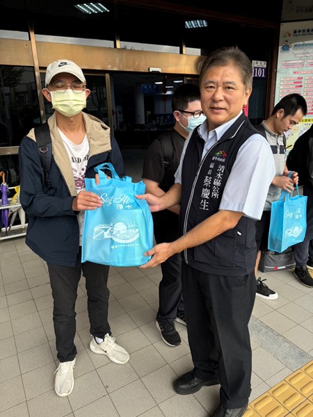 113年11月4日歡送清水區陸軍第 0211梯次及海陸訓第106梯次役男入營 (12)