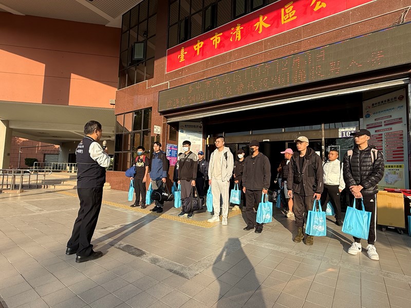 113年12月3日歡送清水區役男入營-陸訓0214梯次及替代役261梯次5 (4)