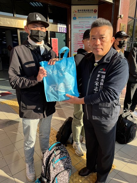 113年12月17日歡送清水區陸訓0215梯次役男入營 (16)