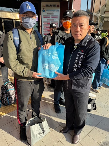 113年12月17日歡送清水區陸訓0215梯次役男入營 (19)