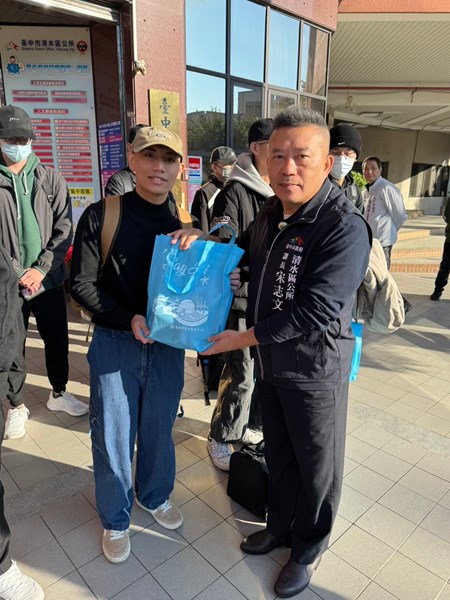 113年12月17日歡送清水區陸訓0215梯次役男入營 (22)