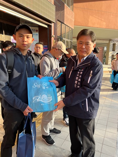 113年12月31日歡送清水區陸訓0217梯次役男入營 (4)