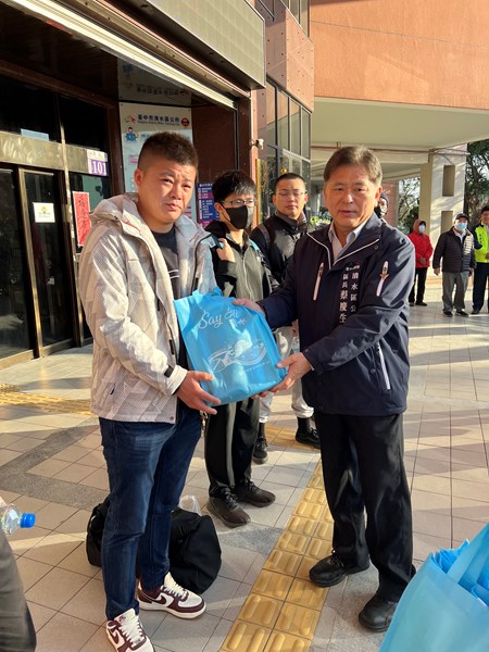 113年12月31日歡送清水區陸訓0217梯次役男入營 (8)