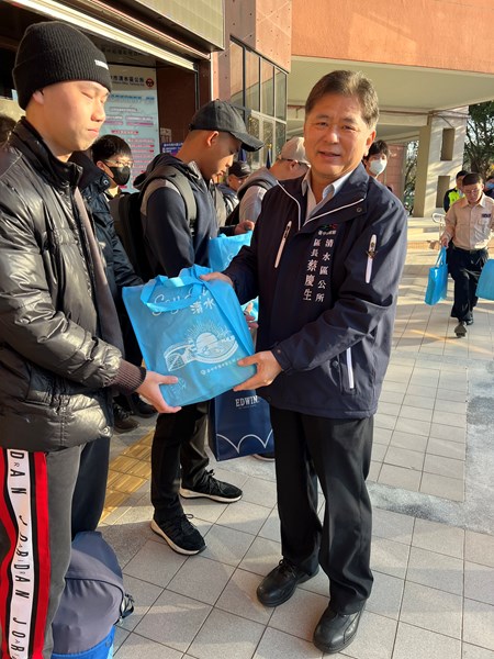 113年12月31日歡送清水區陸訓0217梯次役男入營 (20)
