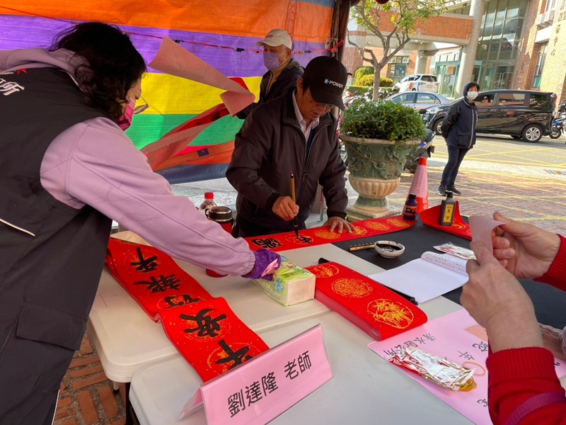 LINE_ALBUM_114年春聯揮毫_250110_116