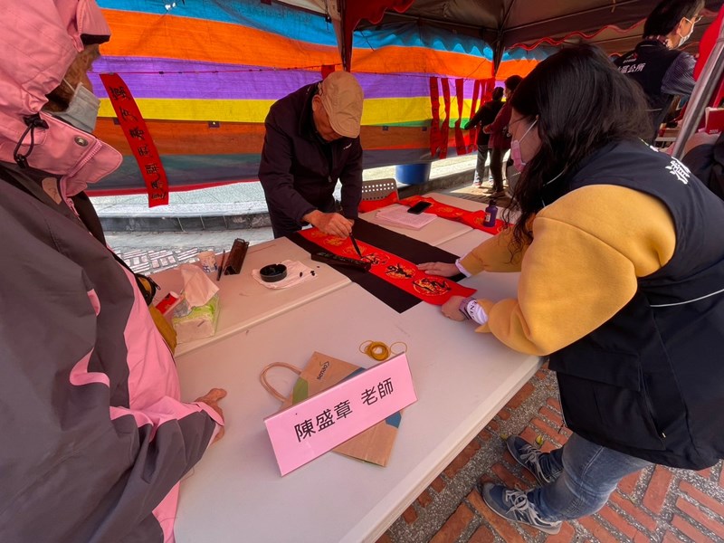 LINE_ALBUM_114年春聯揮毫_250110_123