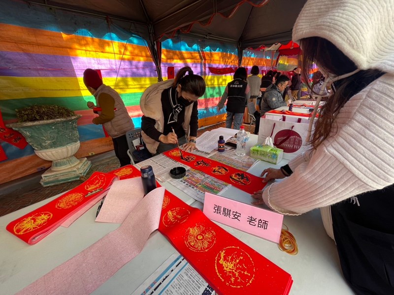 LINE_ALBUM_114年春聯揮毫_250110_134