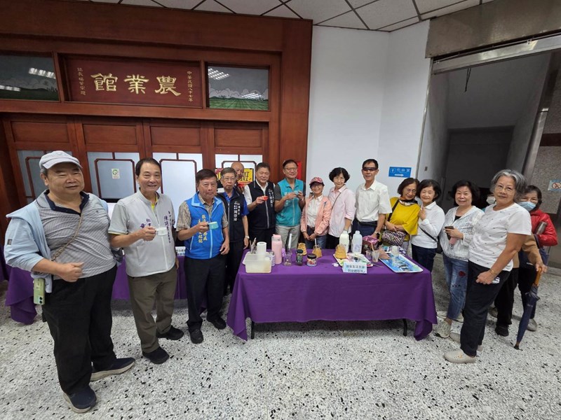 114年清水區長青學苑結業典禮暨成果展溫馨登場 (9)